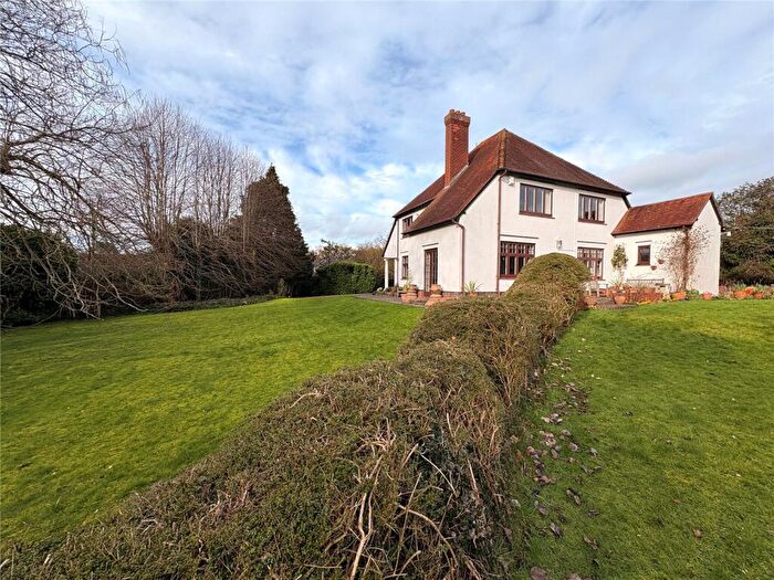 4 Bedroom Detached House For Sale In Brockhall Road, Flore, Northamptonshire, NN7