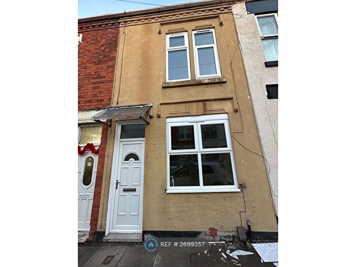 2 Bedroom Terraced House To Rent In Farringdon Street, Leicester, LE5