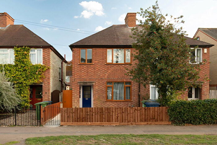 3 Bedroom Semi-Detached House For Sale In Water Street, Cambridge, CB4