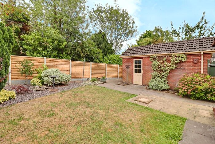 2 Bedroom Detached Bungalow For Sale In Cloverfields, Haslington, CW1