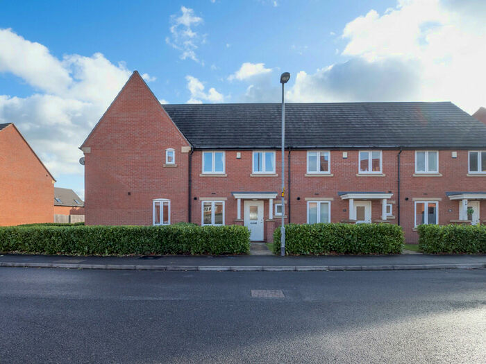 3 Bedroom Town House To Rent In Highland Drive, Loughborough, LE11