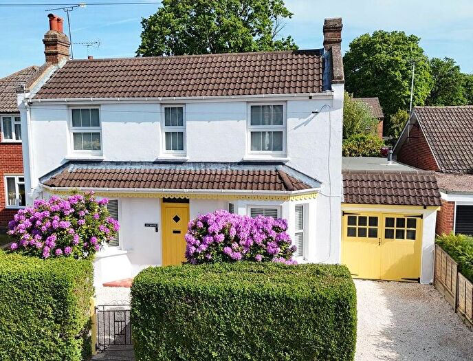 4 Bedroom Detached House For Sale In Rorkes Drift, Mytchett, Camberley, GU16
