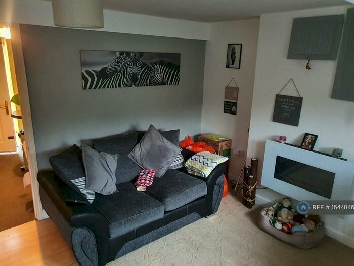 Studio To Rent In Fairway Drive, Carlton, Nottingham, NG4