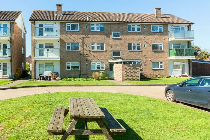 2 Bedroom Flat To Rent In Floral Court, Ashtead, KT21