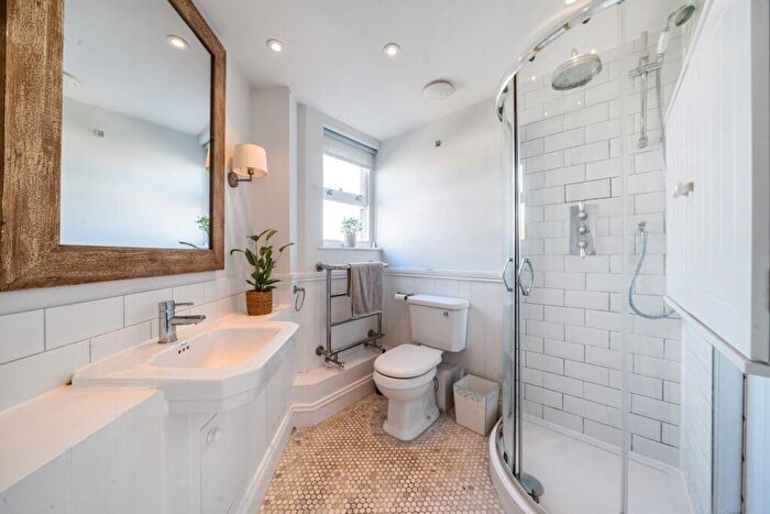3 Bedroom Flat For Sale In Orville Road, Battersea, London, SW11