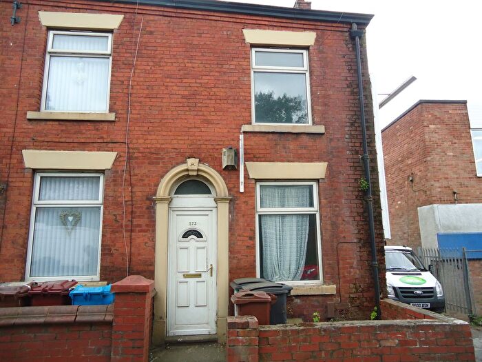 2 Bedroom End Of Terrace House To Rent In Middleton Road, Chadderton, Oldham, OL9