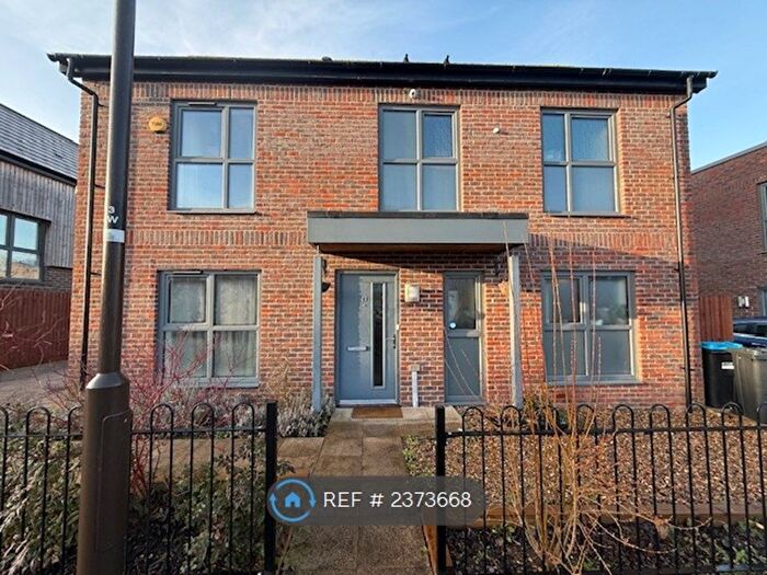 3 Bedroom Detached House To Rent In Harvard Way, Oakgrove, Milton Keynes, MK10