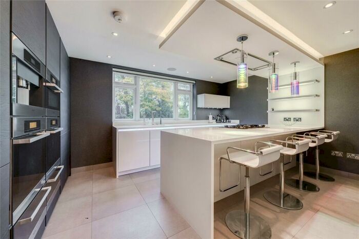 3 Bedroom Flat To Rent In Buckland Crescent, Swiss Cottage, NW3