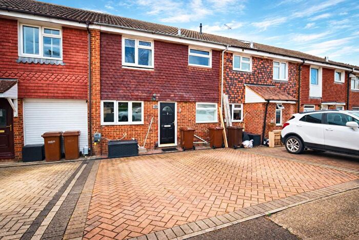 3 Bedroom Terraced House For Sale In Culpepper Road, Rainham, ME8