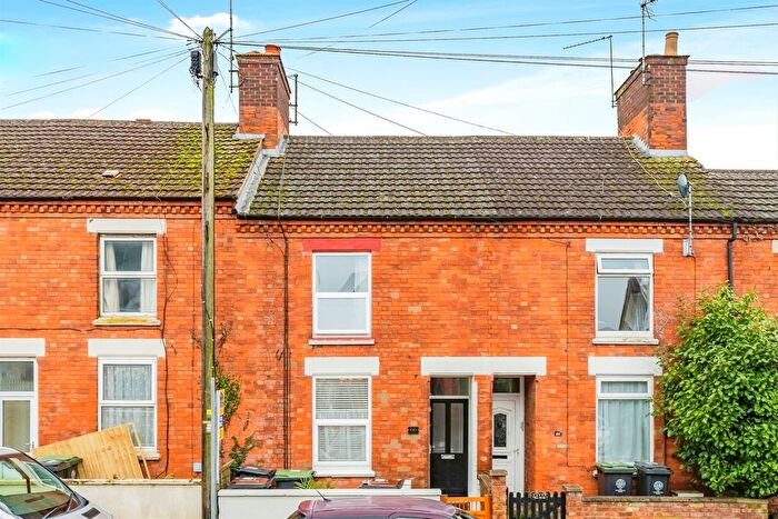 3 Bedroom Terraced House For Sale In Newton Road, Rushden, NN10