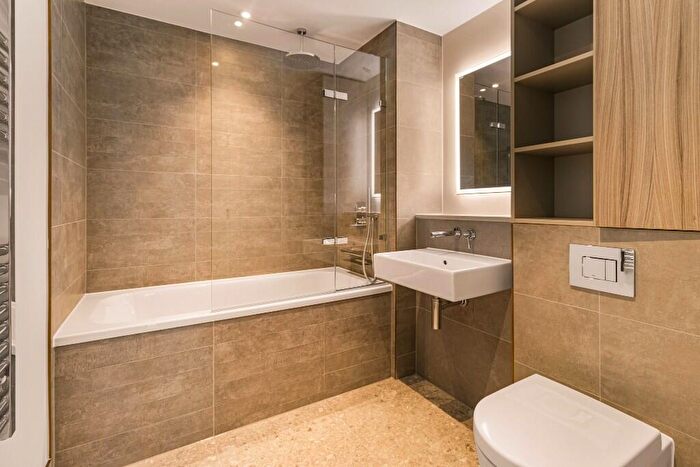 2 Bedroom Apartment To Rent In Nine Elms Lane, London, SW11