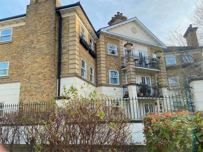 1 Bedroom Flat To Rent In Trinity Church Road, London, SW13