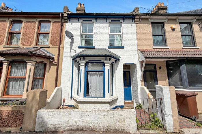 3 Bedroom Terraced House For Sale In York Avenue, Gillingham, ME7