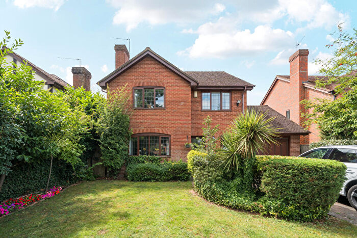 4 Bedroom Detached House For Sale In White Acres Drive, Maidenhead, SL6