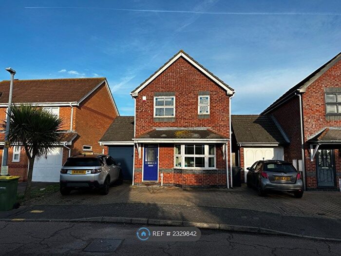 3 Bedroom Detached House To Rent In Alexandra Road, Great Wakering, SS3