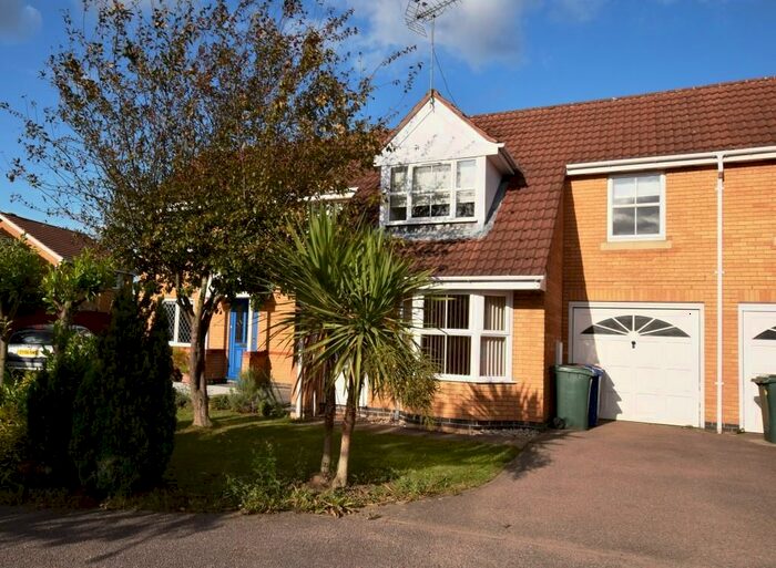3 Bedroom Semi-Detached House To Rent In Partridge Chase, Bicester, Oxfordshire, OX26