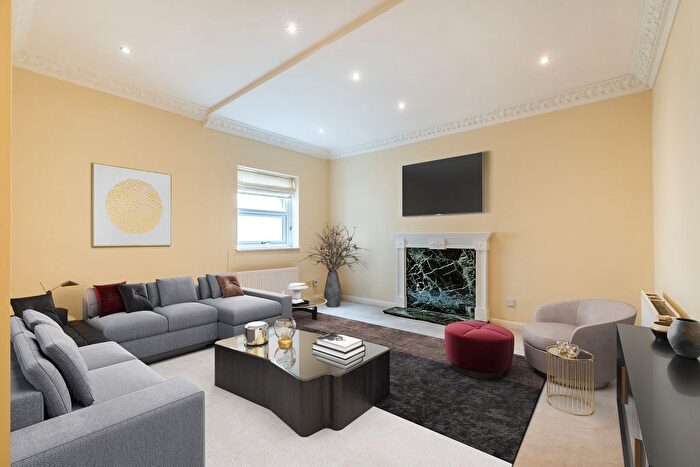 3 Bedroom Flat For Sale In De Vere Gardens, London, W8