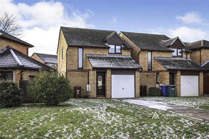 3 Bedroom Detached House To Rent In Lime Crescent, Bicester, OX26
