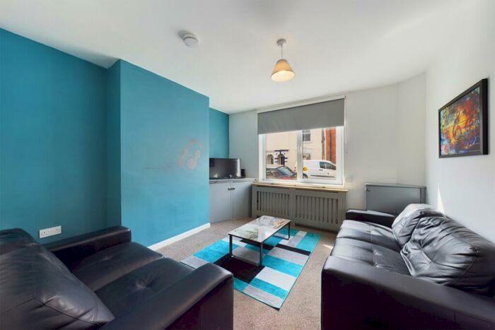 4 Bedroom House To Rent In Thirlestane Road, Far Cotton, Northampton, NN4