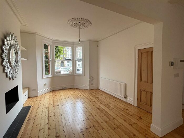 4 Bedroom Terraced House To Rent In Kings Road, Pontcanna, Cardiff, CF11