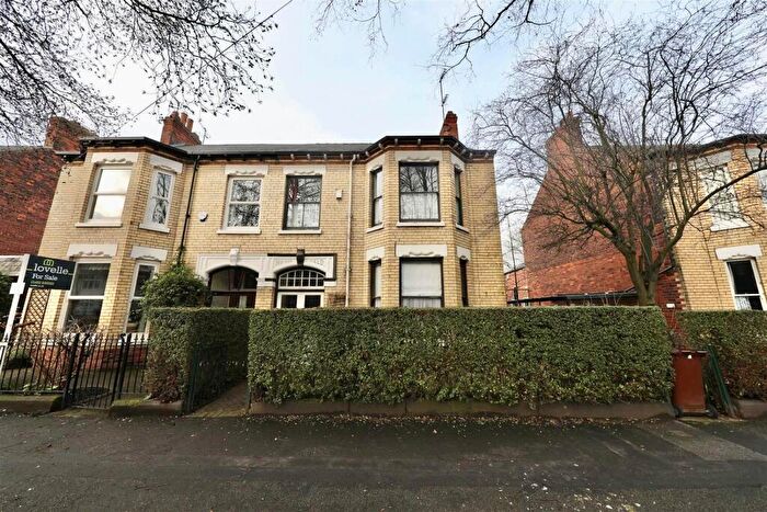 5 Bedroom End Of Terrace House For Sale In Marlborough Avenue, Princes Avenue, Hull, HU5