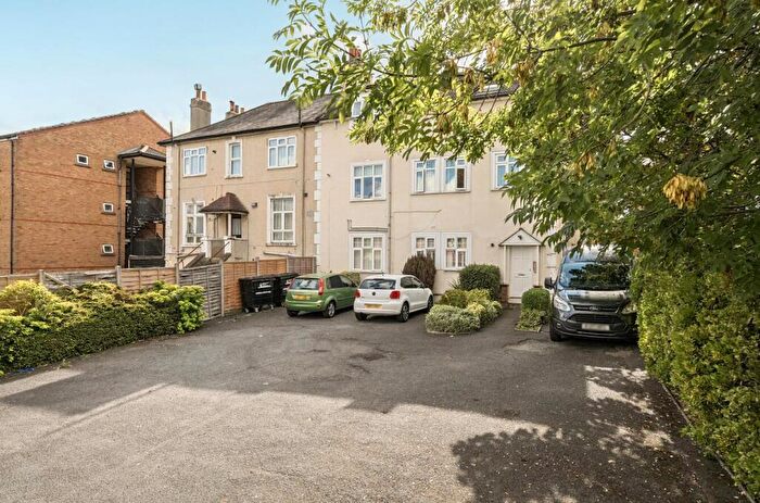 1 Bedroom Flat For Sale In South Norwood Hill, London, SE25