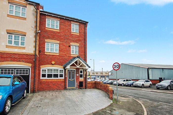 6 Bedroom End Of Terrace House For Sale In Blakemore Park, Atherton, M46