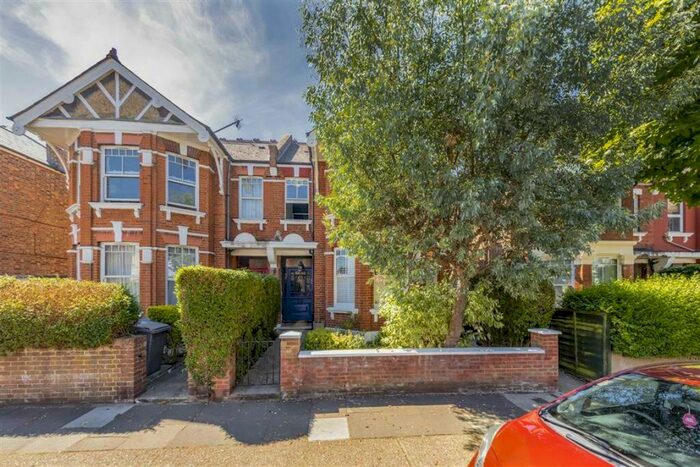 4 Bedroom Semi-Detached House To Rent In Melrose Avenue, Willesden Green, NW2
