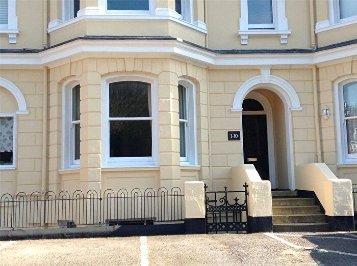 2 Bedroom Flat To Rent In London Road, Tunbridge Wells, Kent, TN1