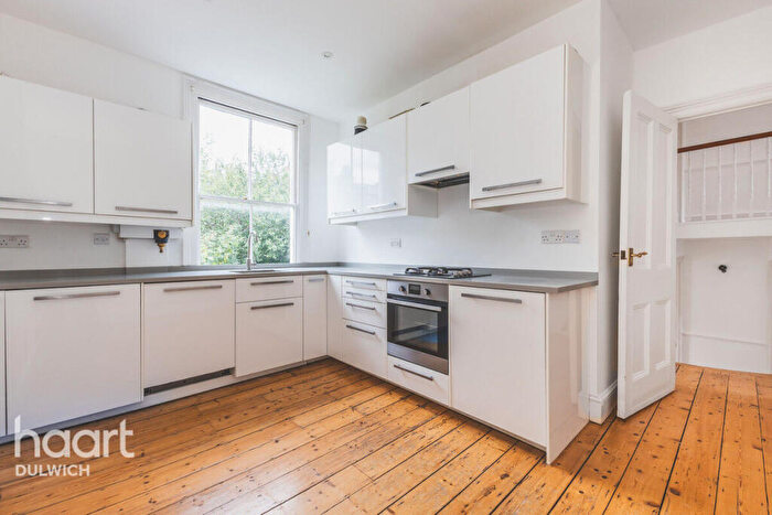 2 Bedroom Apartment For Sale In Crofton Road, London, SE5