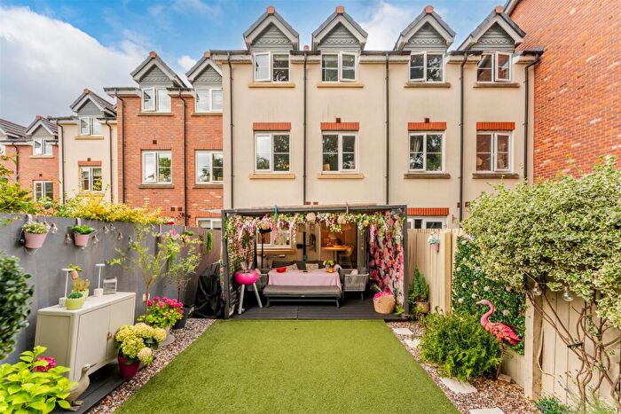 4 Bedroom Town House For Sale In Stonecroft, Northwich, CW9