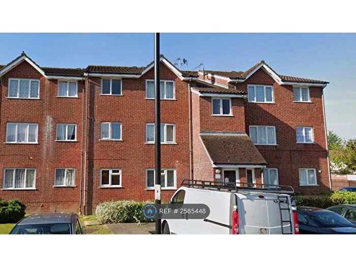 Studio To Rent In Edmonton, Edmonton, N9