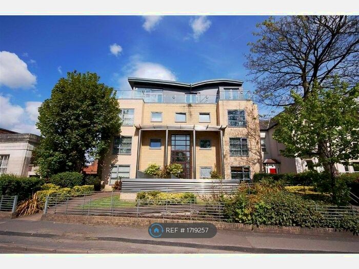 2 Bedroom Flat To Rent In Wilmslow Road, Manchester, M20