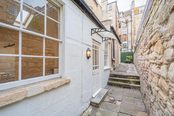 2 Bedroom Flat To Rent In Barton Buildings, Bath, BA1