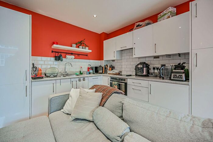 1 Bedroom Flat For Sale In Spring House, Fulbourne Road, Walthamstow, London, E17