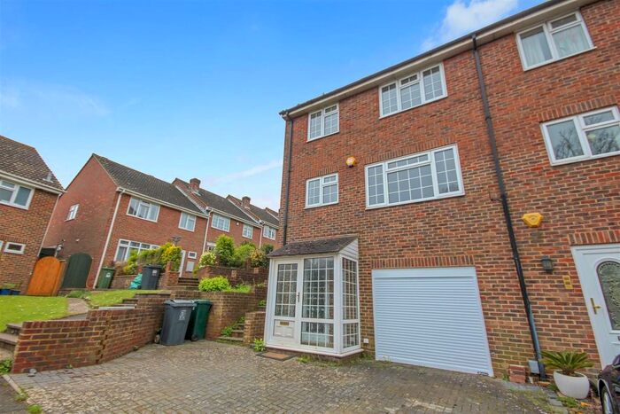 4 Bedroom End Of Terrace House To Rent In New Barn Close, Portslade, Brighton, BN41