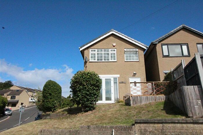 3 Bedroom Detached House For Sale In Brownhill Garth, Batley, WF17