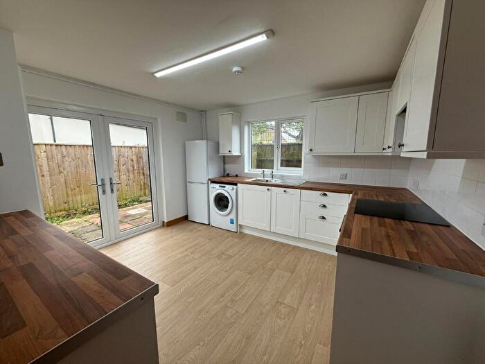 4 Bedroom Detached House To Rent In Court Road, Kingswood, Bristol, BS15