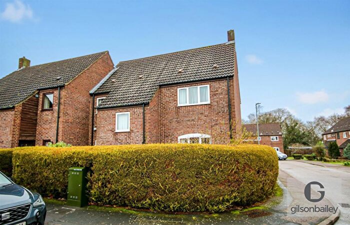 4 Bedroom Semi Detached House For Sale In Middleton Crescent, Costessey, NR5
