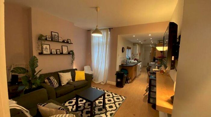 7 Bedroom Terraced House To Rent In Exeter Road, Selly Oak, Birmingham, B29