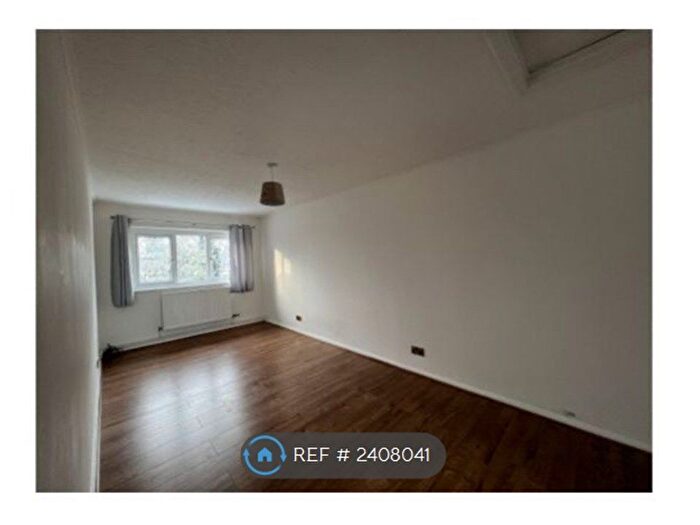 4 Bedroom Semi-Detached House To Rent In Thorpe Way, Cambridge, CB5