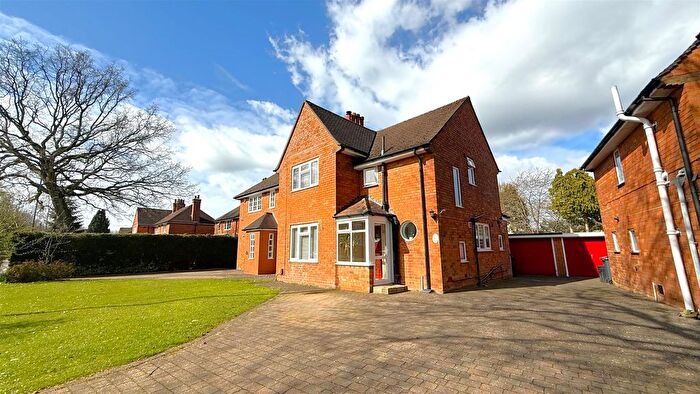 3 Bedroom Semi Detached House For Sale In Hole Lane, Bournville, Birmingham, B31