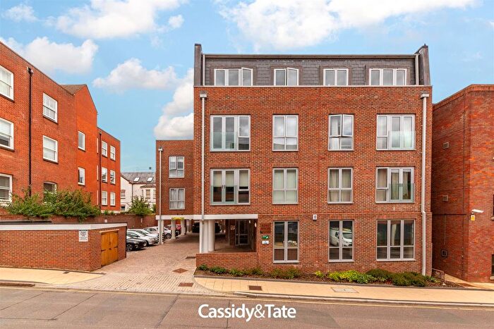 2 Bedroom Flat For Sale In Victoria Street, St. Albans, AL1