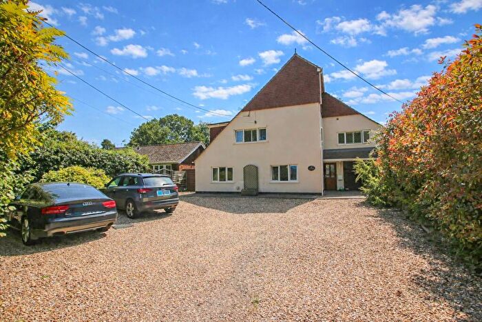 4 Bedroom Detached House For Sale In Barkham Ride, Finchampstead, Wokingham, RG40