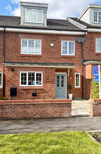 4 Bedroom Town House For Sale In Boothdale Drive, Audenshaw, M34