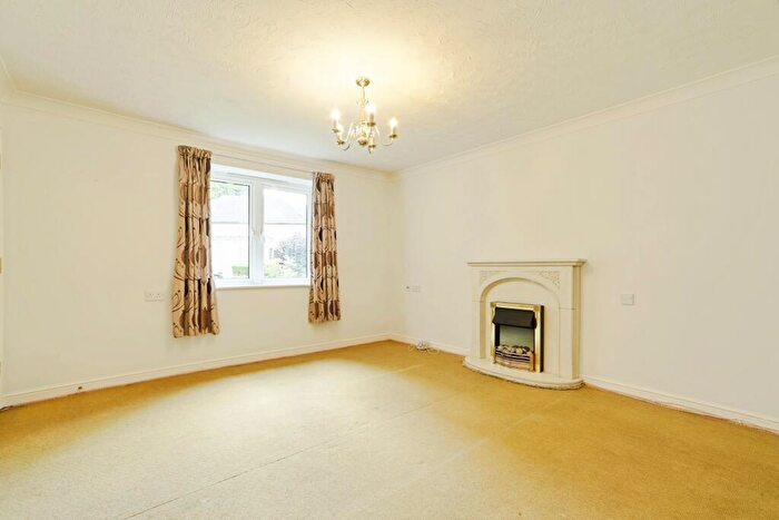 1 Bedroom Apartment For Sale In Sutton Court, Bingley, BD16