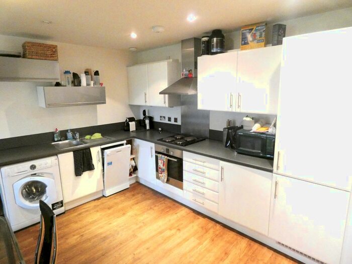 2 Bedroom Flat To Rent In Roundwood Court Meath Crescent, Bethnal Green, E2
