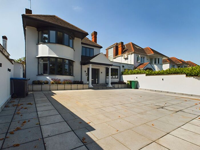 1 Bedroom Flat For Sale In Brondesbury Park, London, NW6