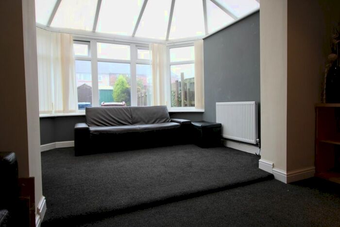 3 Bedroom Flat To Rent In Holystone Crescent, High Heaton, Newcastle Upon Tyne, NE7