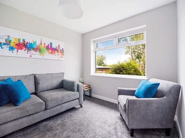 4 Bedroom Semi-Detached House To Rent In Kenmore Drive, Bristol, BS7